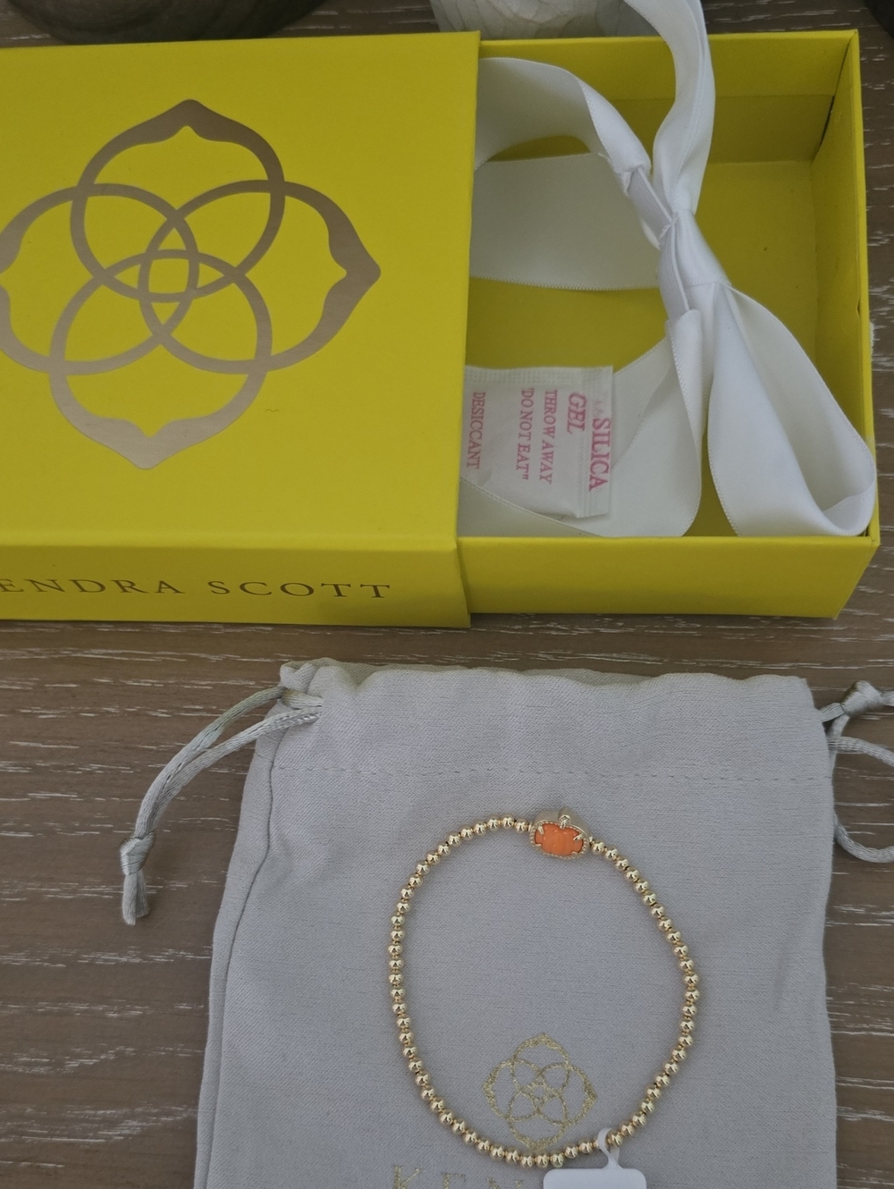 Kendra Scott Pumpkin Gold Stretch Bracelet in Orange Mother-of-Pearl Nwt/box - Picture 3 of 4